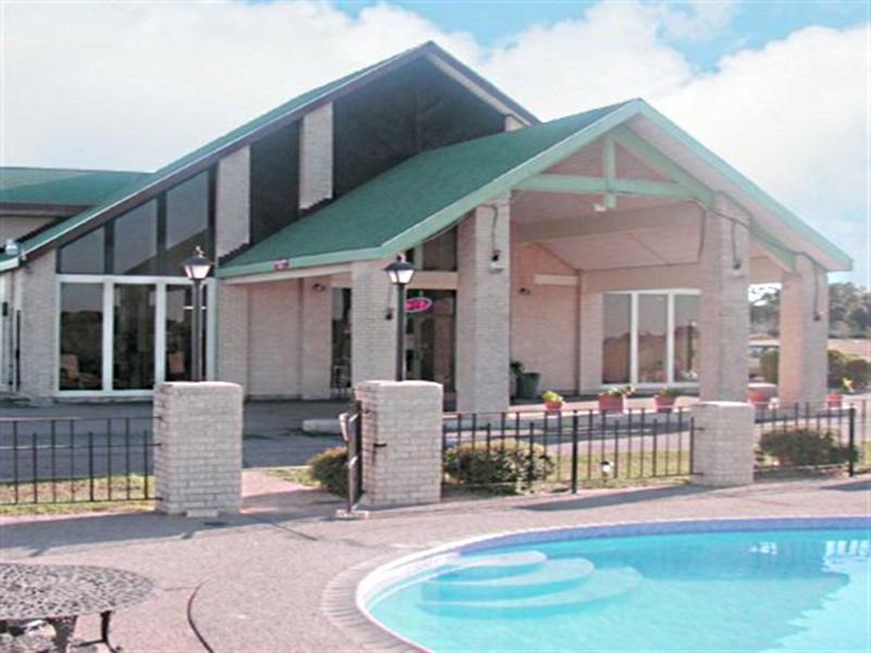 Sunset Inn Flatonia By Magnuson Worldwide Exterior photo