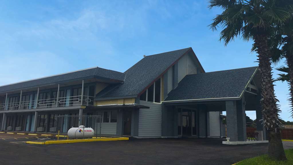 Sunset Inn Flatonia By Magnuson Worldwide Exterior photo